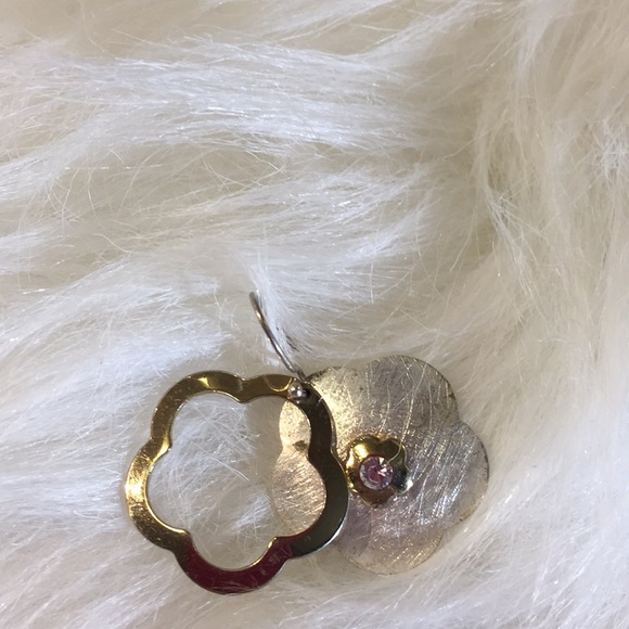 Dangle flower earring - Picture 3 of 4